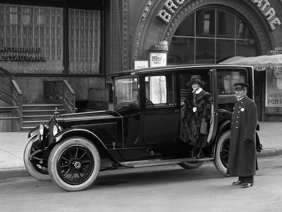  Packard Twin Six Model 3-35 Brougham 1918 года  (фото 1 из 1)